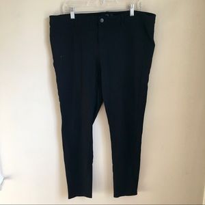 Black Skinny Stretch Size 18 Pants :)